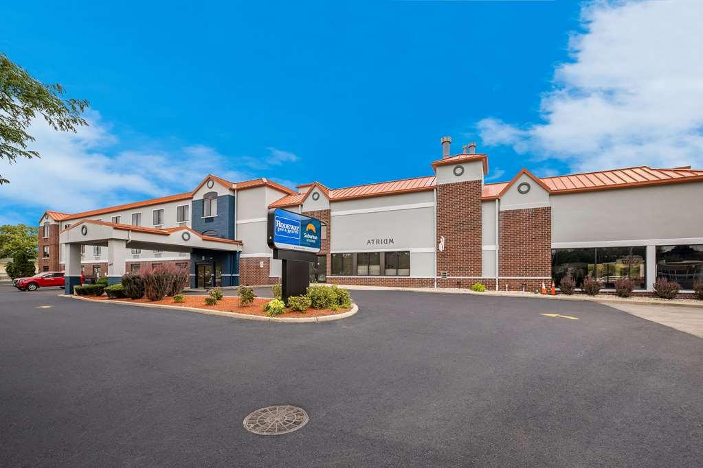Suburban Studios Milwaukee Airport Экстерьер фото